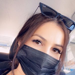 Meet your Posher, Adriana